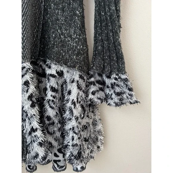 Witchy Whismigoth Gray Leopard Print Trim Knit Cardigan Jacket Size M Grunge - Picture 2 of 7